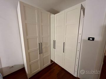 Armadio IKEA PAX angolare con specchio – completo