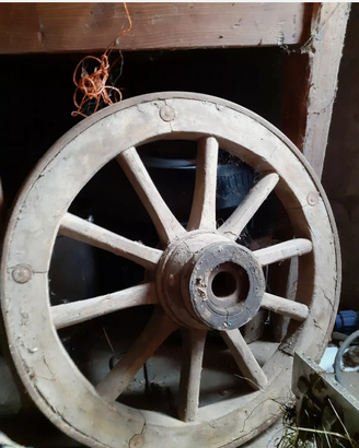 Ruota carro antica