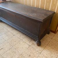 Cassapanca antica in legno di noce