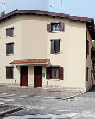 4226 casa bifamiliare in Via Tarcento
