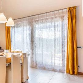 due set di tende da interno (leggere e coprenti)