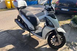 Kymco people 300 GTI