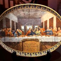 piatto da collezione con dipinto d'autore 