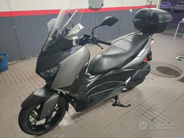 YAMAHA XMax 300