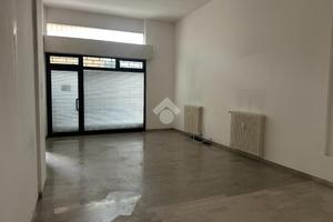 NEGOZIO A CESENA