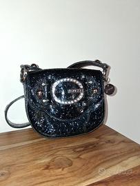 Guess borsetta tracolla nera, rifiniture argentate