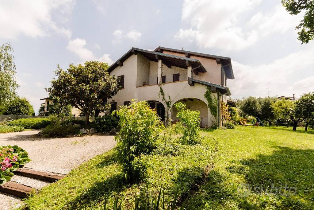 Villa di 460 m² con più di 5 locali e box auto dop - Vista 4
