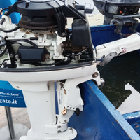 Barca a vela con motore