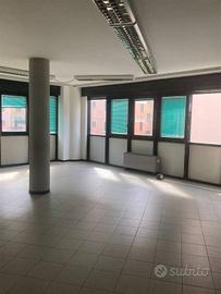 Immobile di 550 m² a Prato