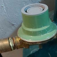 regolatore gas con valvola di sicurezza