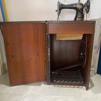 Macchina da cucire Singer storica