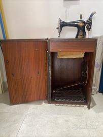 Macchina da cucire Singer storica