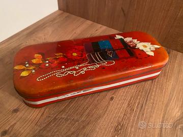 Scatola in latta vintge