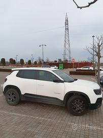 Jeep Avanger con soli 11.000 km