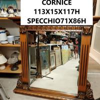 specchio su cornice