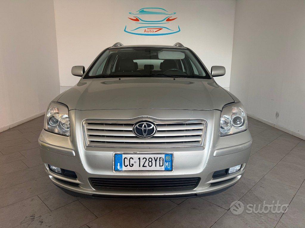 Toyota Avensis 1ª serie
