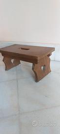 sgabello in legno 
