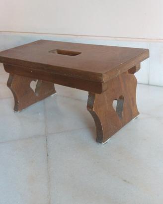sgabello in legno 