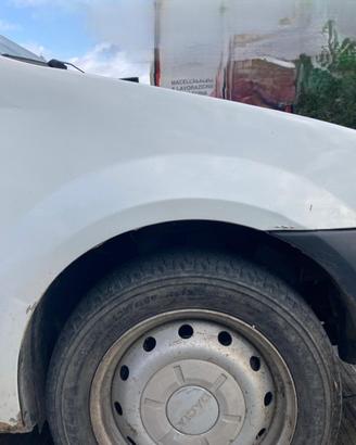 PARAFANGO ANTERIORE DESTRO DACIA Logan Pick Up Ser
