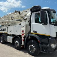 Mercedes Benz Arocs 3243 con pompa calcestruzzo 41