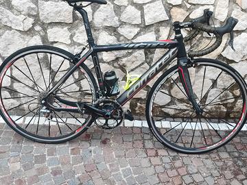bici da corsa in carbonio 