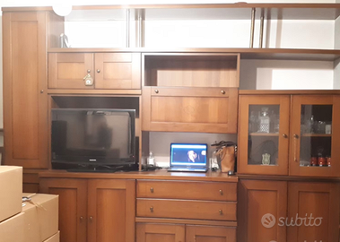 Soggiorno in legno massello