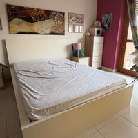 Letto IKEA MALM con cassetti sotto letto.