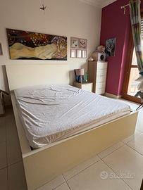 Letto IKEA MALM con cassetti sotto letto.