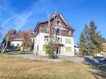 Villa di 400 m² con più di 5 locali e box auto dop