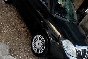 Lancia ypsilon 1200