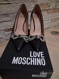 Décolleté Moschino