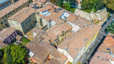 2 LOCALI A REGGIO NELL'EMILIA