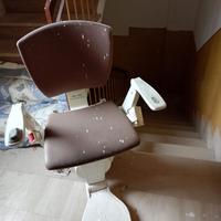 Montascale Stannah elettrico per anziani.