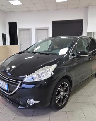 Peugeot 208 1.4 HDi 68 CV 5 porte Allure