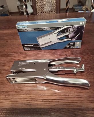 Cucitrici a pinza Rapid.