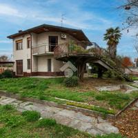 VILLA SINGOLA A GORLA MINORE