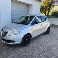Lancia Ypsilon 0.9 TwinAir 85 CV 5 porte S&S Gold