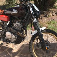 Honda Dominator 650 scrambler