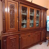 Camera da pranzo in stile antico