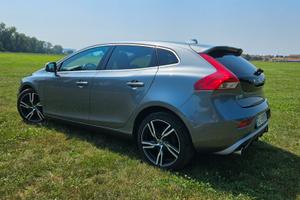 V40 T5 R-Design 