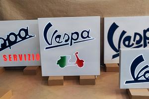 Insegna in metallo Vespa