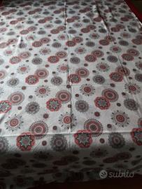 Nr. 2 Teli in cotone, stampa floreale.