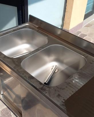 lavatoio in acciaio inox  armadiato 160x70