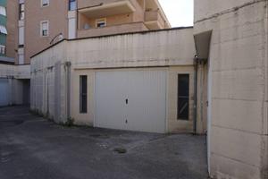Box / Garage di 100 m² a Foligno