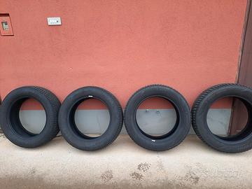 4 pneumatici invernali 215/60 R17