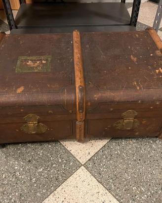 Baule da viaggio antico vintage dei primi del '900
