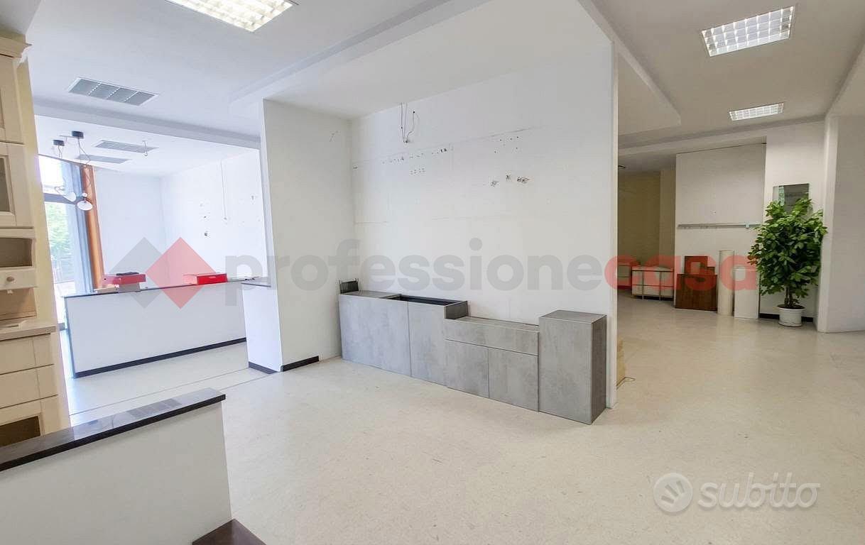 Negozio Roccapiemonte [Cod. rif 3334294VCG] - Altro