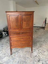 Elegante mobile-secretaire.