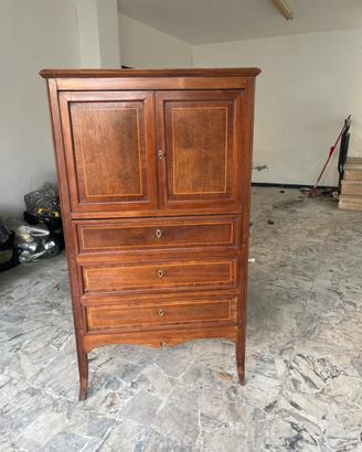Elegante mobile-secretaire.