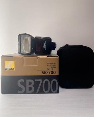 Nikon Speedlight SB-700 – Flash TTL con scatola
